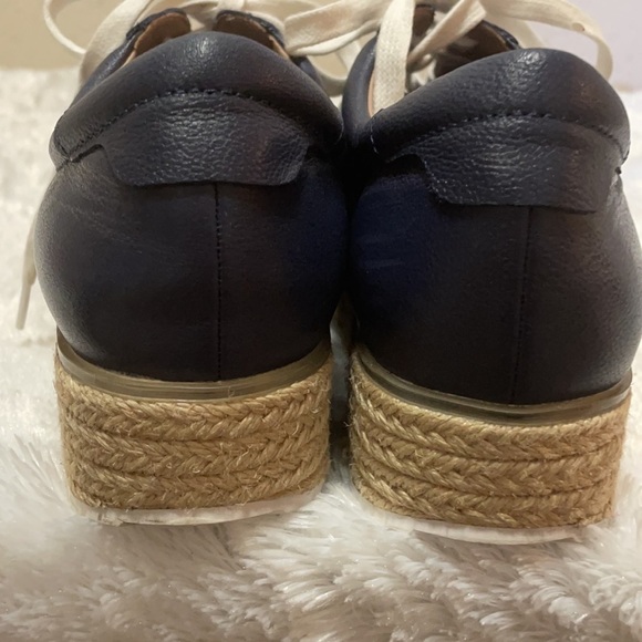 Halogen Atlantic-Pacific Theodora Platform Leather Sneaker Navy Blue Siz… - Picture 5 of 7